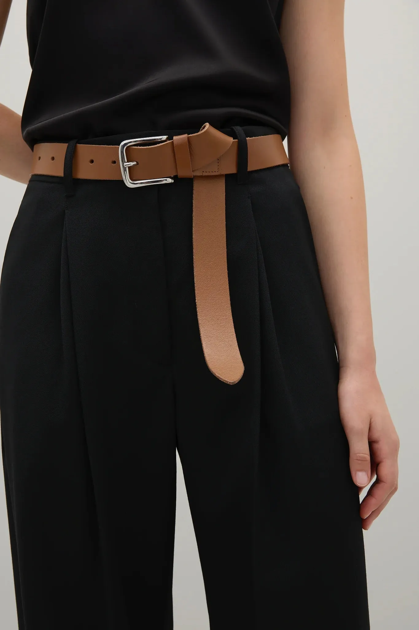 A Emery Leroy Belt in Deep Tan